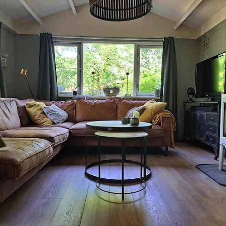 Nieuw! Sfeervolle, Ruime Met Grote Tuin Nabij Hilvarenbeek *