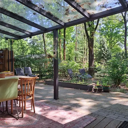 Sfeervolle, Ruime Met Grote Tuin Nabij Hilvarenbeek 木屋 *