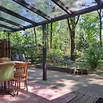 Sfeervolle, Ruime Met Grote Tuin Nabij Hilvarenbeek Chalet *